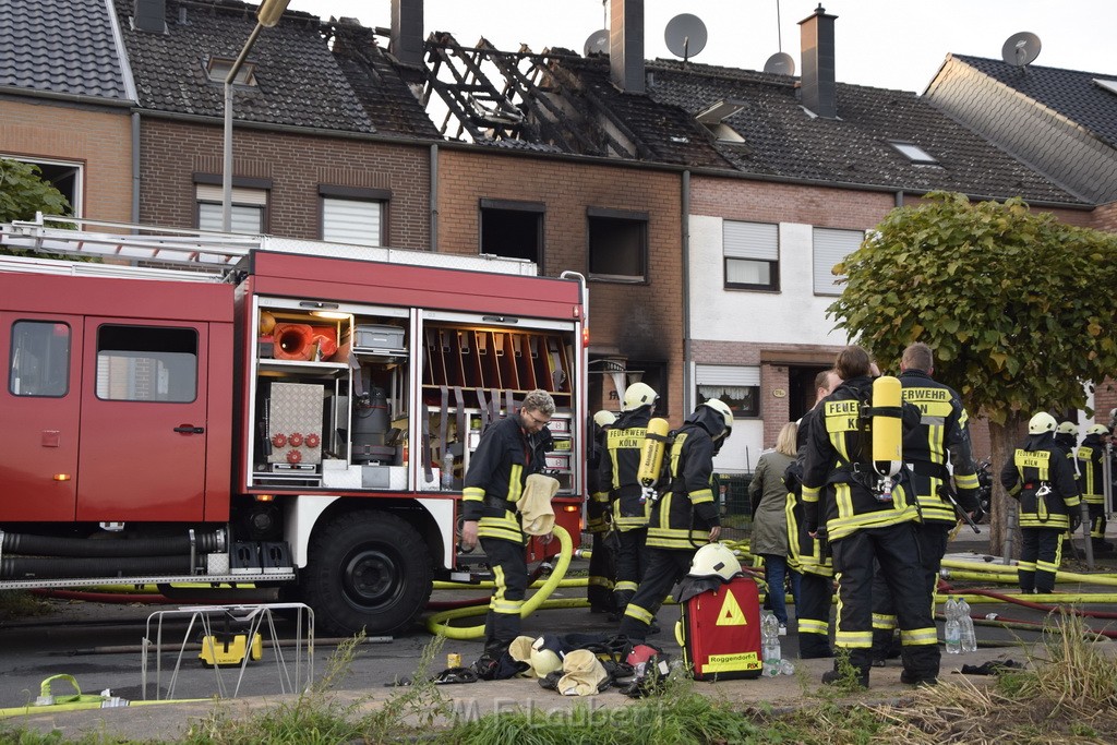 Feuer 2 Vollbrand Reihenhaus Roggendorf Berrischstr P149.JPG - Miklos Laubert